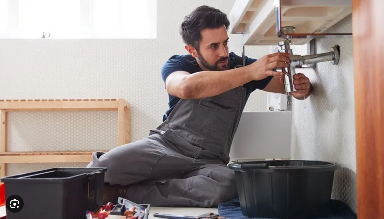 Urgences en plomberie : pourquoi choisir Degadezo pour un dépannage rapide dans le Val d’Oise