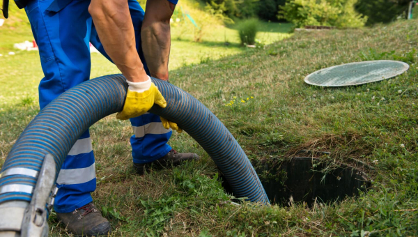 Quels sont les premiers signes d’un problème sur votre fosse septique ?