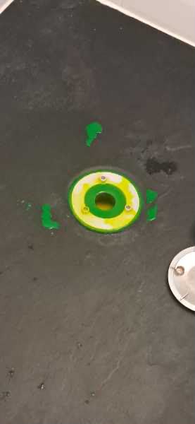 Recherche de fuite après dégât des eaux – test colorant paroi de douche